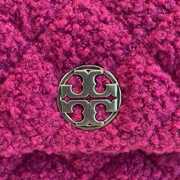 Tory Burch Willa Boucle Quilted Crossbody Bag - Picture 2 of 9